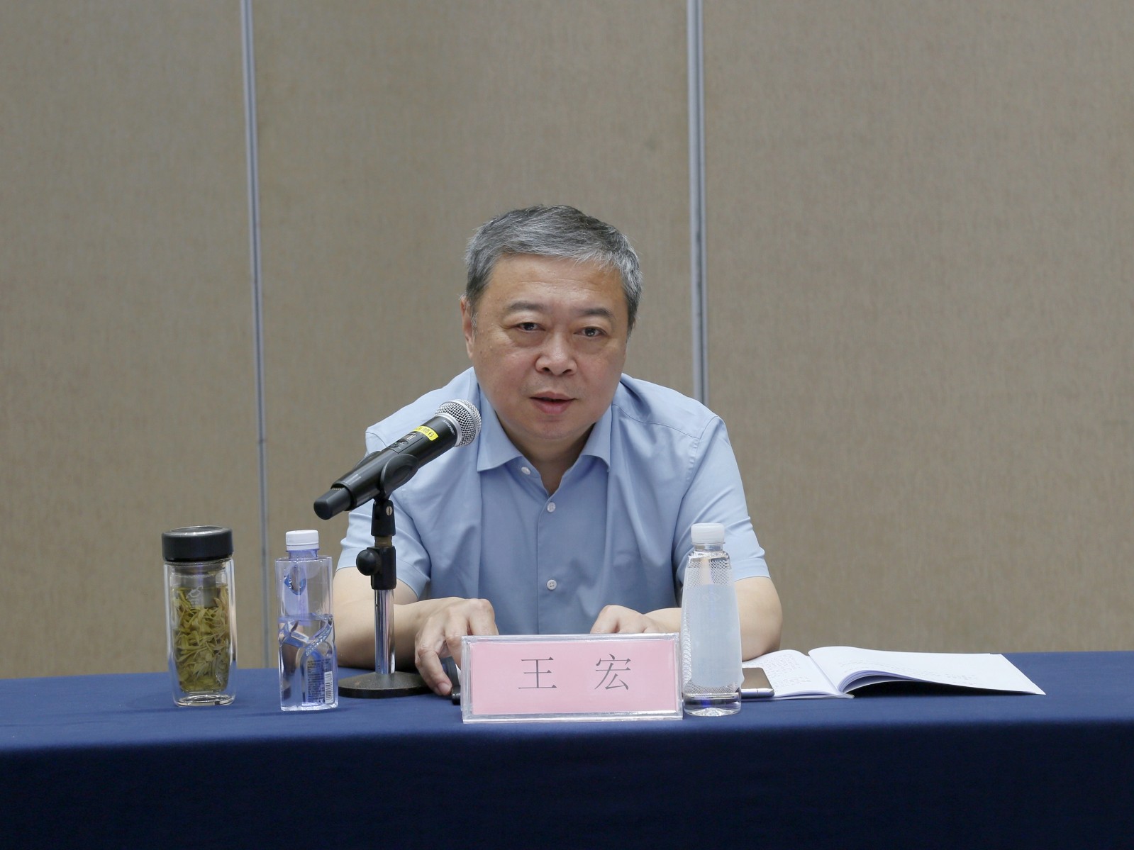 王宏 - 副本.JPG